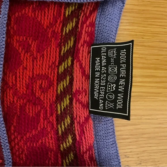 Oleana Red Floral Patterned Women's 100% Pure New Wool Nordic Sweater, M L - Picture 5 of 7